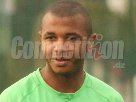 EN : Brahimi souffre d’une fatigue musculaire