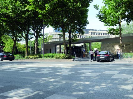 Il a été transféré hier dans un autre établissement français ,Bouteflika quitte le Val-de-Grâce