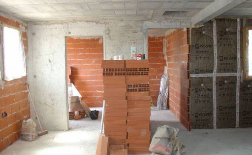 Industrie de la terre cuite, Les briquetiers se plaignent du manque d’argile