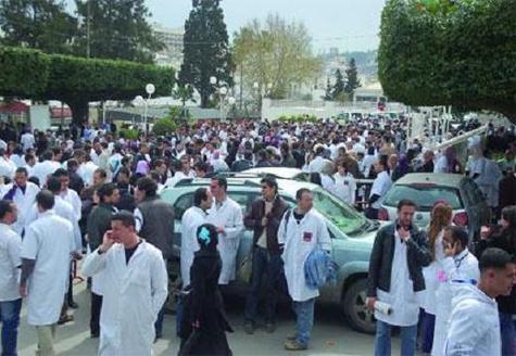 Les hôpitaux paralysés par les grèves