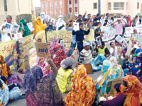 Sahara occidental,Imposantes manifestations à Laâyoune