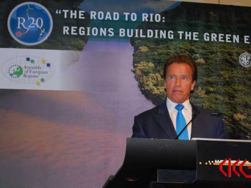 Arnold Schwarzenegger à Oran, pour parrainer une opération de protection de l&rsquo;environnement