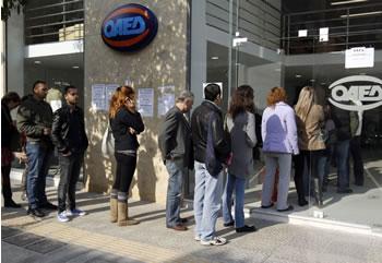 Au bord de la faillite et face à une grave crise économique,Comment les Grecs conjurent le sort
