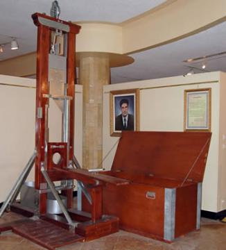 Célébration de la journée internationale des condamnés à mort,Bouira se souvient de Zabana et Ferradj