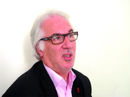 Il estime à 30 000 le nombre d’algériens atteints du vih ,Sida : le Pr Senhadji remet en cause les chiffres officiels