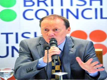 L’ambassadeur Britannique l’affirme et annonce la venue d’une dizaine de compagnies “British Petroleum va rester en Algérie”