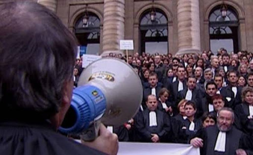 Le projet de loi organisant la profession en débat, Les députés rejettent le salariat pour les avocats