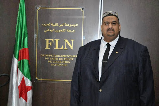 Le SNJ dénonce ,Agression d&rsquo;un reporter-photographe par un député FLN