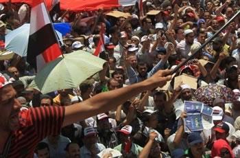 L&rsquo;Egypte prise entre deux feux,Démonstrations de force des partisans et opposants au président