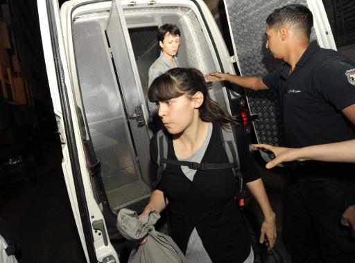 Les trois Femen libérées à Tunis sont arrivées en France