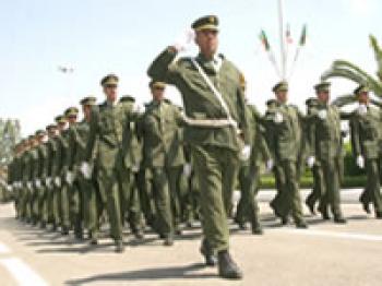 Lors d&rsquo;une cérémonie présidée par Ahmed Bousteila à l&rsquo;ecole supérieure de la gendarmerie nationale des issers  sortie de 530 officiers gendarmes dont 14 étrangers et 32 femmes