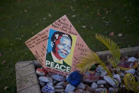 Mandela «en soins intensifs», son état reste grave