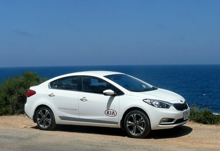 Nouvelle Cerato: Le modele le plus réussi de KIA ( 1.800.000 DA )