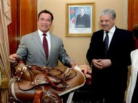 Schwarzenegger demande des nouvelles de Bouteflika