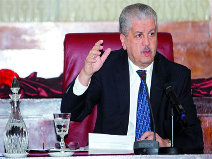 Sellal aux walis : “Libérez le foncier industriel !”