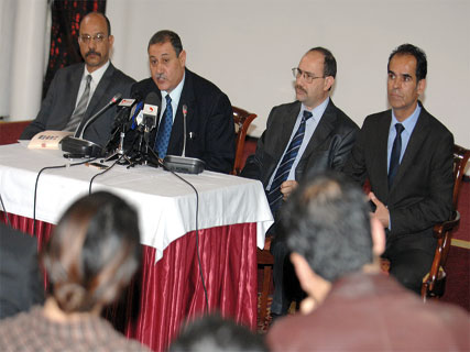 SNVI a présenté hier son plan de développement Les premiers véhicules ,Mercedes-Benz made in Algeria prévus début 2014