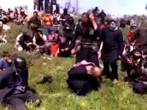 Syrie : Des tchétchènes de Jabhat Al Nosra décapitent 3 Chrétiens (vidéo)