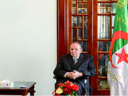 Après 80 jours d’hospitalisation-convalescence à Paris ,Bouteflika rentre à Alger