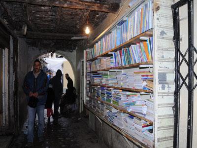 Chaleur, jeûne, dominance des nouvelles technologies de l’information… mais ils résistent Les marchands de vieux livres toujours à leur place