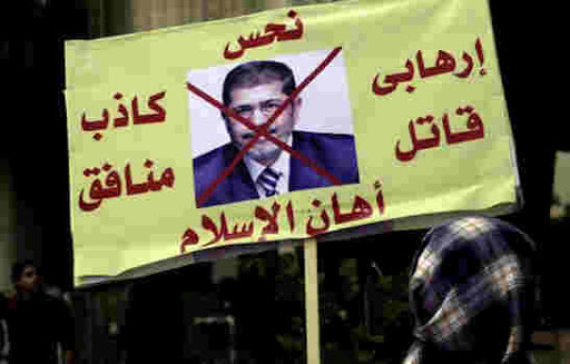 Démissions en cascade à la tête de l’Etat égyptien Morsi, un président isolé