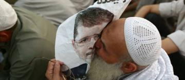 Egypte: les pro-Morsi exigent son retour, Washington et Berlin sa libération