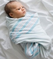 Emmaillotez votre bébé