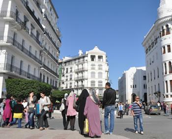 EN prévision de la présidentielle 2014,La classe politique atone et aphone
