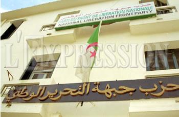 Le bureau politique du FLN consomme sa division,Huit membres dénoncent les décisions de Belayat