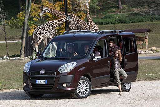 Le Nouveau Doblo Combi de l’espace, de la sécurité et du confort
