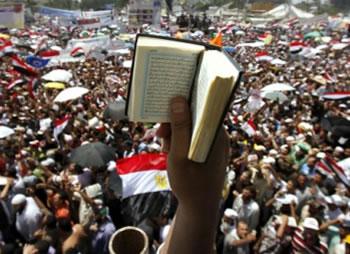 Le pouvoir égyptien promet la fermeté,Les islamistes affirment leur détermination