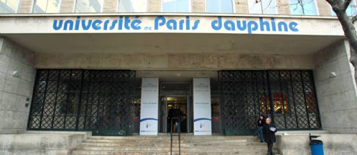 L&rsquo;université Dauphine voulait choisir ses étudiants selon leur Facebook !