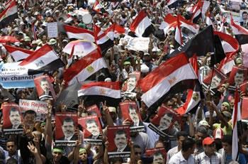 Malgré la démonstration de force des pro-Morsi,Les tractations politiques s&rsquo;intensifient