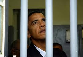 Obama se recueille dans la cellule de Mandela