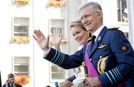 Philippe devient officiellement roi des Belges