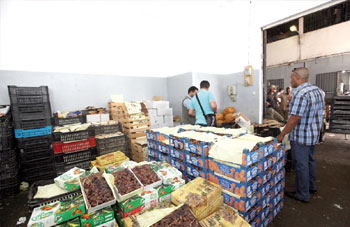 Reportage, Marché de gros des fruits et légumes des Eucalyptus Flambée des prix : les mandataires chargent les détaillants