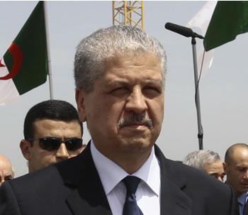 Sellal lance un appel aux pays frontaliers de l&rsquo;Algérie, »Luttons ensemble contre la contrebande »