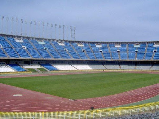 Stade du 5 juillet : la pose d’une nouvelle pelouse reportée pour la saison prochaine