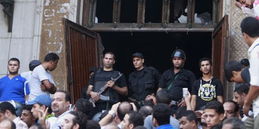 Assaut contre des pro-Morsi dans une mosquée du Caire