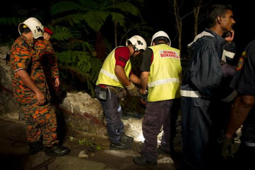 Au moins 37 morts dans un accident de car en Malaisie