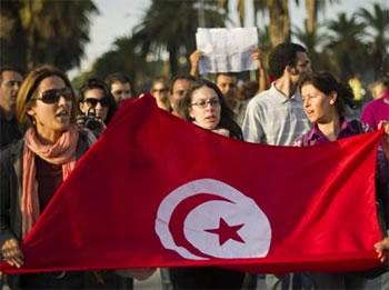 Crise politique en Tunisie , Les femmes au coeur d&rsquo;une manifestation aujourd&rsquo;hui