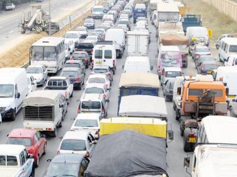 Des milliers d’automobilistes bloqués sur les RN9 et 43 à Béjaia