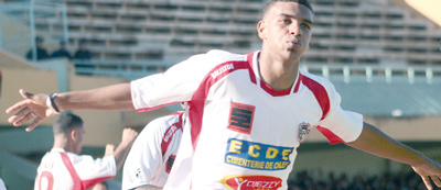 EN : Soudani claque but sur but