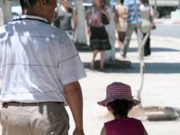 Face aux tâches ménagères croissantes, Les papys et les papas à la rescousse
