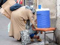 Fontaines installées dans les rues commerçantes, Attention à l’hygiène !