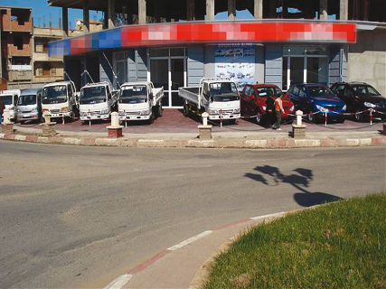 Ils squattent les trottoirs, les espaces publics, les terres agricoles pour en faire leurs show-rooms,Faux concessionnaires : le gouvernement donne un coup de frein