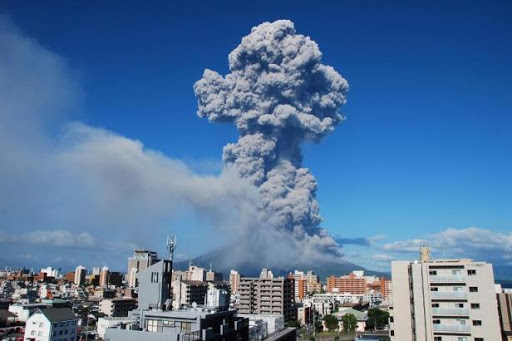 Japon: grand nettoyage dans le sud après une éruption volcanique