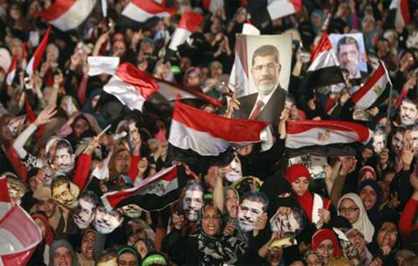 Le chef de l&rsquo;armée égyptienne prévient alors que l&rsquo;ue avertit, 25 policiers ont été tués hier en Egypte