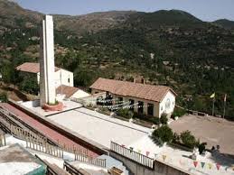 Le site est livré aux infiltrations d’eau, au pillage et au laisser-aller La maison du Congrès de la Soummam à l’abandon