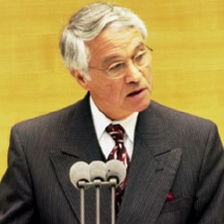 Les poursuites contre Khelil animent le débat public,Est-ce la fin de l&rsquo;impunité?