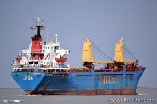 Menacé de famine, de mutinerie et du naufrage Le navire «Istra» sauvé à béjaïa